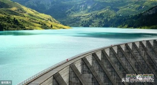 美国不断拆除水坝，中国的水坝数量世界第一，继续建还是该拆？